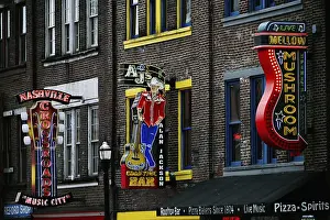 Neon sign on Broadway, Nashville