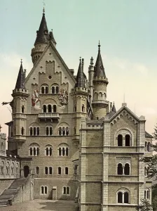 Neuschwanstein Castle, Gate building