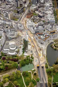 The new Wehrhahn line is being built between Dreischeibenhaus
