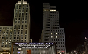 Night shot of the Bahnhof Potsdamer Platz