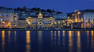 Nihgtscape of Unity Of Italy Square