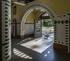 Nikolassee S-Bahn station, interior view