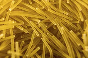 Detail noodles to make a delicious soup