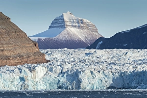 Category Scandinavia Prints: Nora peak, Kronebreen, Kongsfjorden