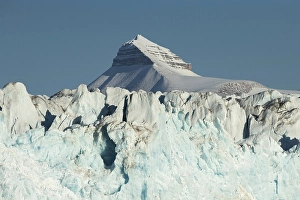 Category Scandinavia Prints: Nora peak, Kronebreen, Kongsfjorden