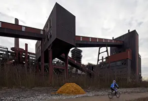 Category Historic EN Prints: North side with conveyor belt systems and coal bunker
