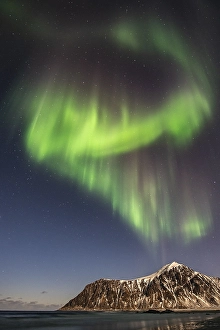 Category Mountain Landscapes Prints: Northern lights (Aurora borealis)