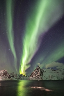 Category Scandinavia Prints: Northern Lights (Aurora Borealis) over mountains in winter