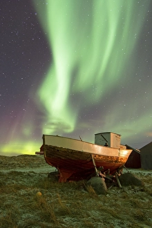 Category Scandinavia Prints: Northern Lights over a shipwreck