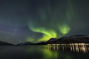 Northern lights over the Skulsfjord