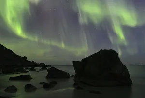 Category Scandinavia Prints: Northern Lights on Utakleiv Beach