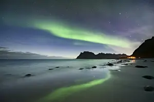 Category Scandinavia Prints: Northern lights at Uttakleiv Beach
