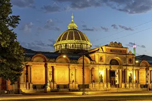 Ny Carlsberg Glyptotek Museum at dusk