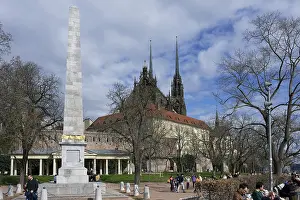 Obelisk, Denis Gardens (Denisovy sady)