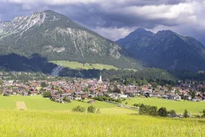 Oberstdorf, behind it the Schattenberg