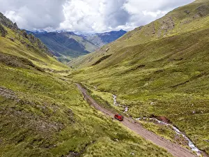 Off-road camper van crosses the Peruvian Andes