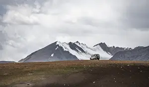 Off-road vehicle, Glaciated and snow-covered peaks