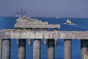Oil industry in the Ras Tanura area, Saudi Arabia, offshore pier under construction 1979, Asia