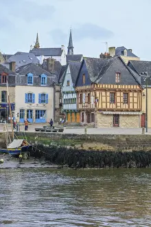Old harbour Port de Saint-Goustan