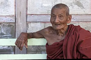 Old monk, Shwe Yan Bye Monastery