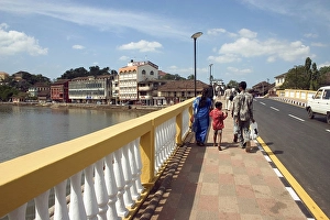 Old Pato bridge, Yellow bridge on Mandovi River