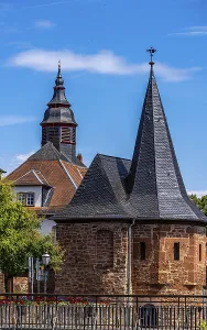 The old town centre with the town wall and the Seemenbach stream