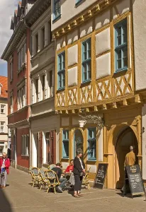 Old Town, the Grosse Arche, small Inn