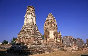 The old town of Lopburi dates back to the Dvaravati era (6th - 13th century)