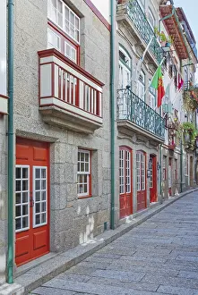 Old town street, Praca de Santiago