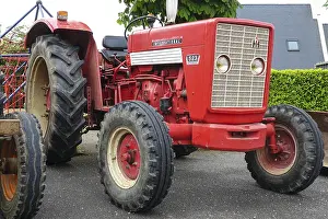 Old tractor HC 523 Mc Cormick International from the 70s