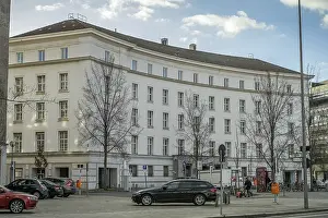 Old Wilmersdorf Town Hall, Fehrbelliner Platz