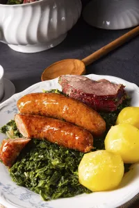 Oldenburg kale with pinkelwurst and smoked pork loin