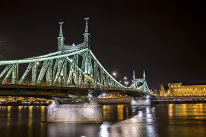 Oldest bridge at night, Chain Bridge connecting Buda and Pest