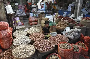 Onion sales in Burma