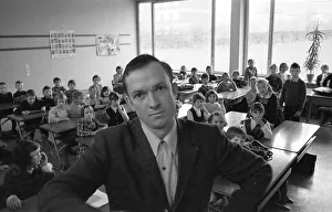 Overcrowded classes and annoyed teacher at a Bochum secondary school in 1966