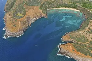 Overview of the empty Hanauma Bay