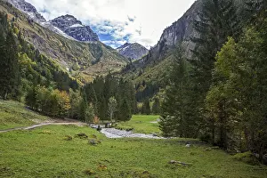 Oytal, on the right Oybach, behind mountains of the Allgaeu Alps