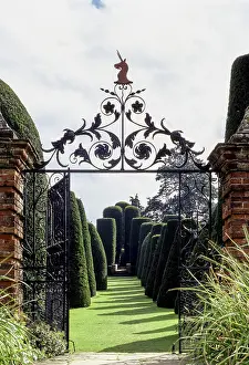 Packwood House, Multitude, Eibenallee