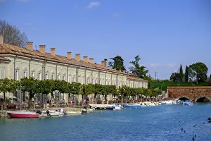 Padiglione degli Ufficiali at the harbour basin