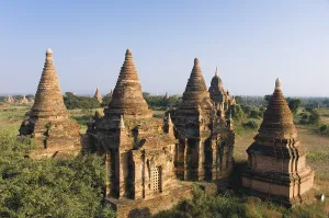 Pagoda field, temples, Zedi, Old Bagan