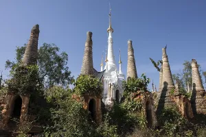 Pagoda Forest, stupas, near Indein on Inle Lake
