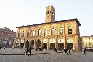 Palazzo del Podesta, Piazza Maggiore