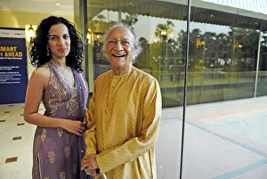 Category Historic EN Prints: Pandit ravi shankar with anoushka shankar