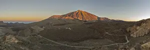 Category Mountain Landscapes Prints: Panorama during the ascent to Alto de Guajara
