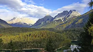 Panorama from Fern Pass with a view of the Zugspitze