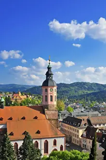 Panoramic view of the city with collegiate church