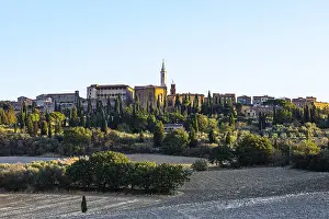 Panoramic view of Pienza, in the morning light