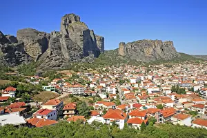 Panoramic views over Kalambaka at the foot of the Meteora Rocks