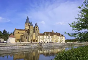 Paray le Monial Sacre Coeur 09