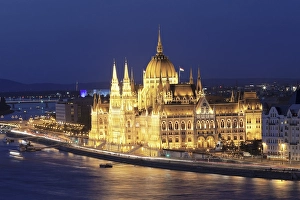 Parliament on the Danube at night